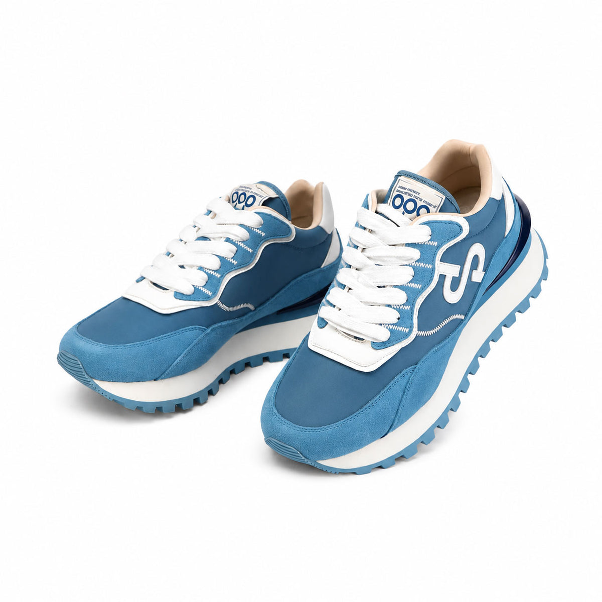 AERO Sneakers