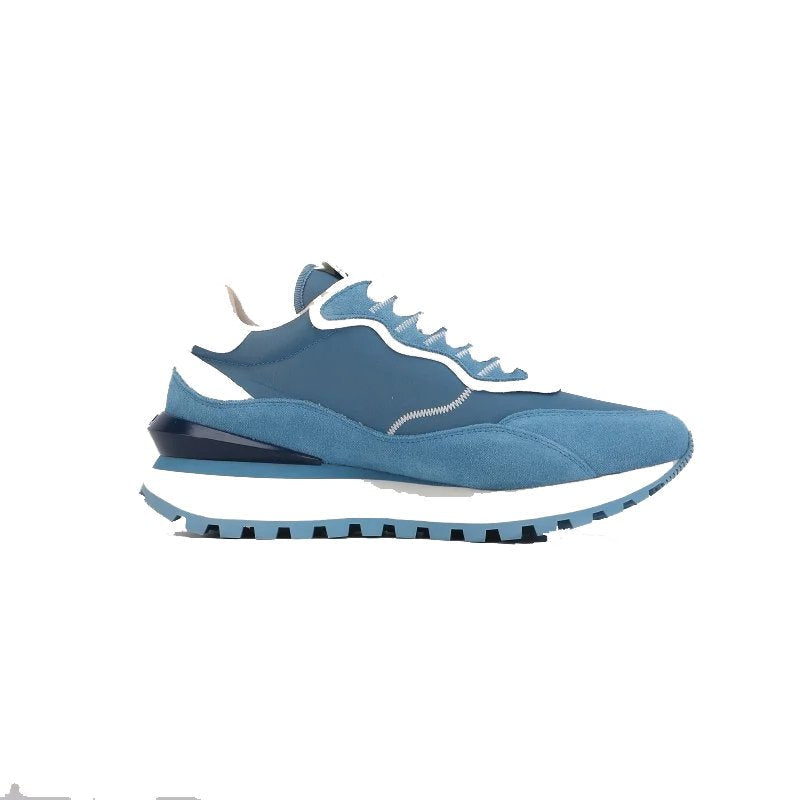 AERO Sneakers