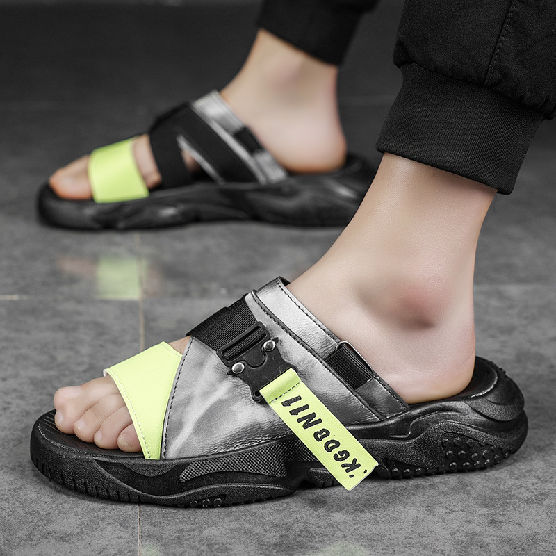 Summer 2022 Men's Contrast Color Street Style Versatile Beach Sandals