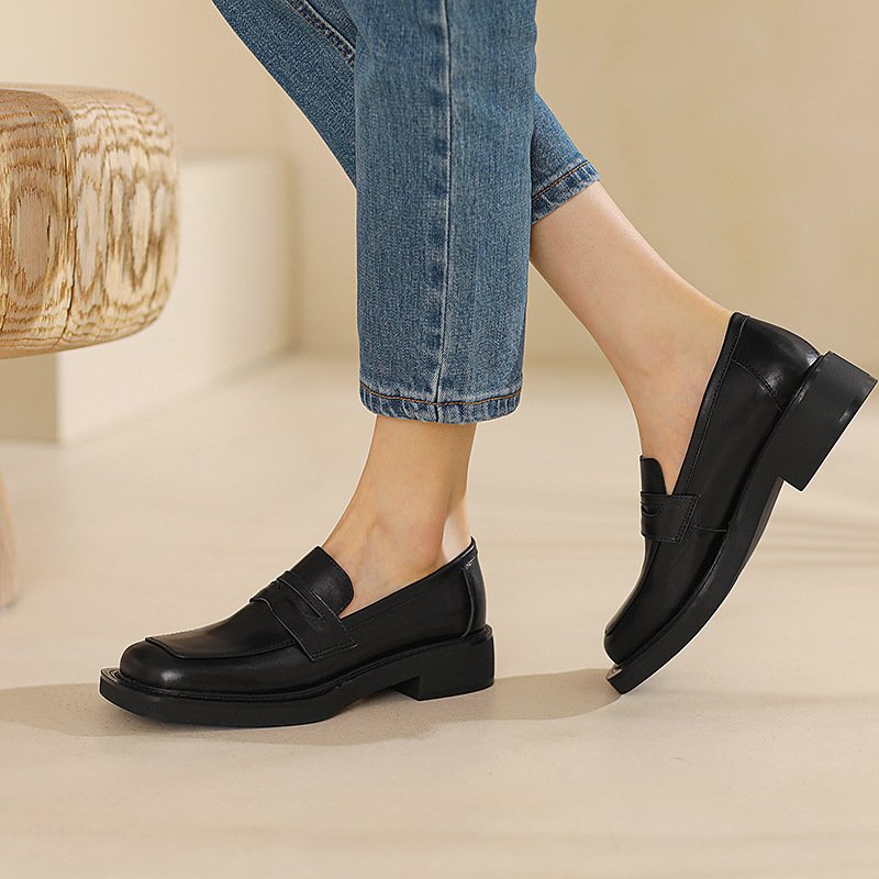 Women Gradient Retro Loafers - Image 5