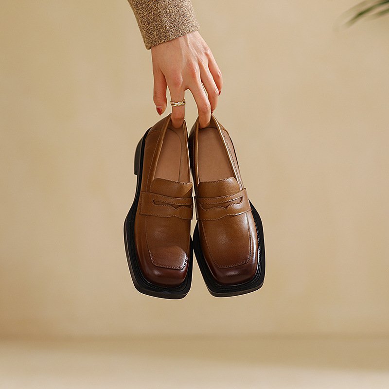 Women Gradient Retro Loafers - Image 4